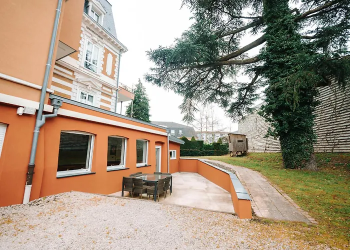 Grand Appartement Rez De Jardin